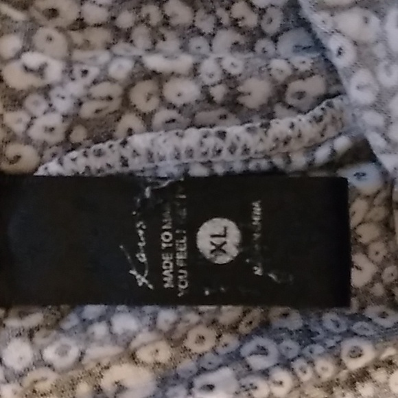 Women's Kensie Two Piece Pajama Set - Picture 9 of 10